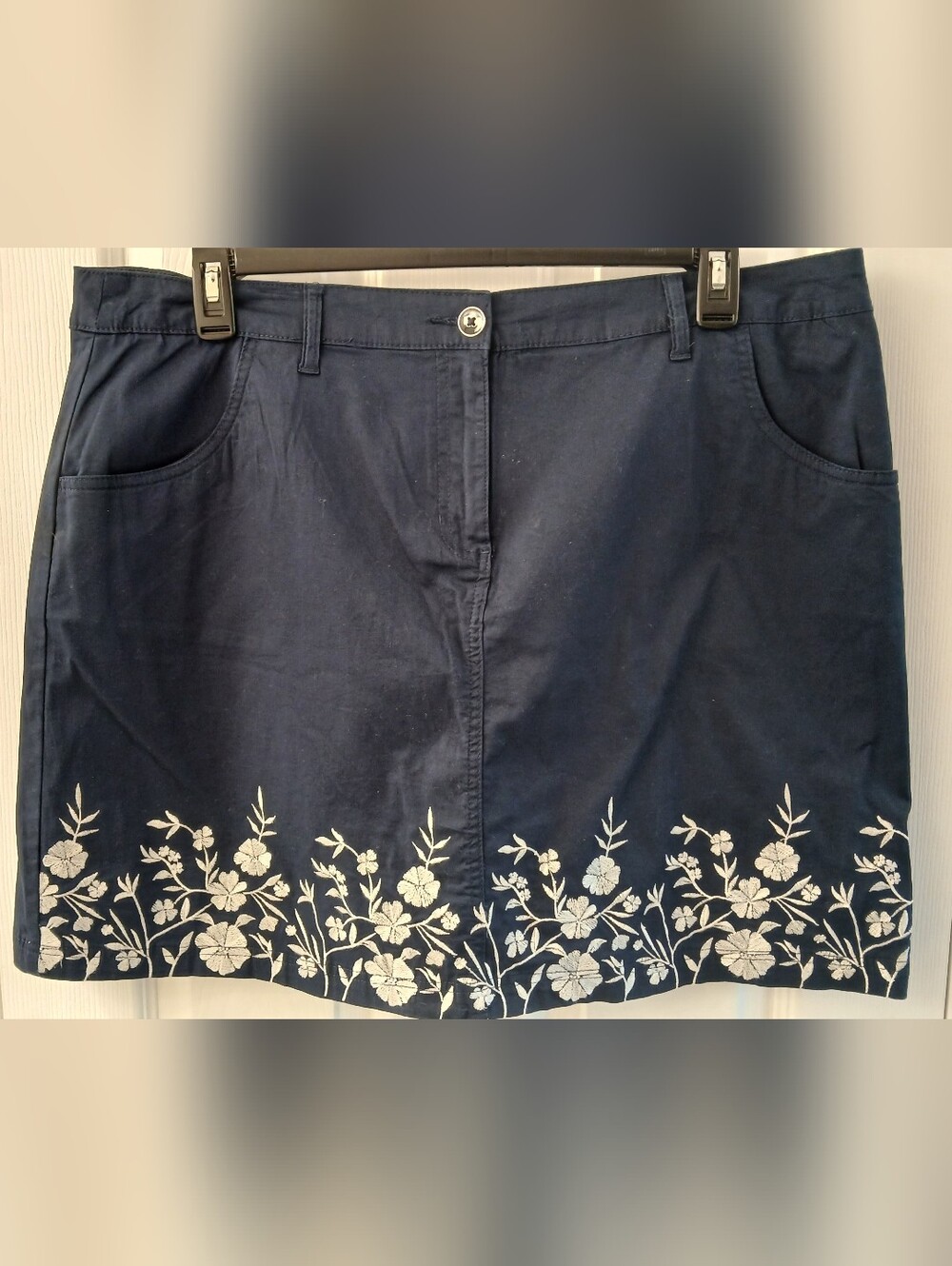 Karen Scott Solid Navy White Floral Embroidered Skort Shorts Size 18